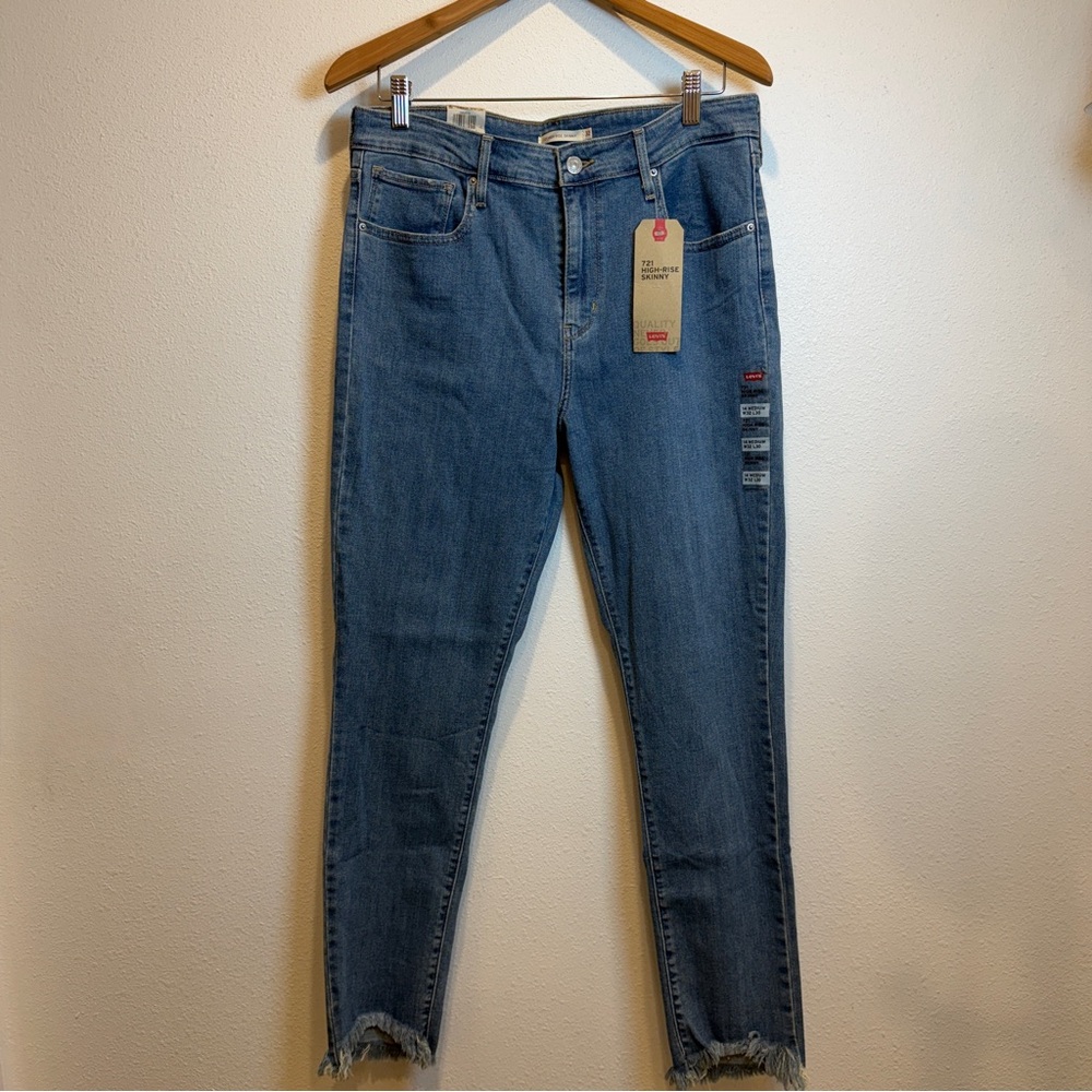 Levi's Women's Skinny Jeans - Medium Blue Denim